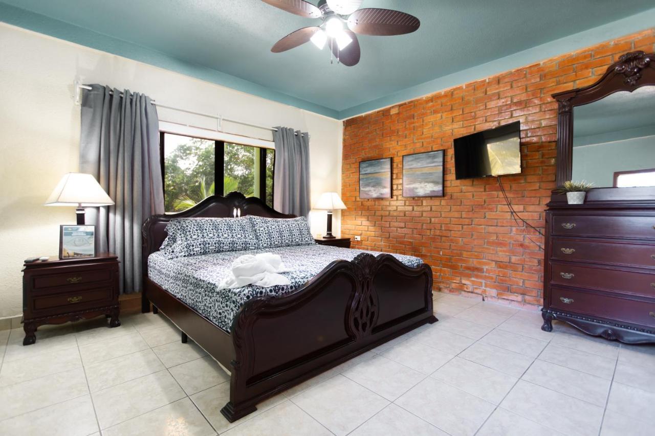 Sea Eye Hotel - Tropical Building Utila Εξωτερικό φωτογραφία